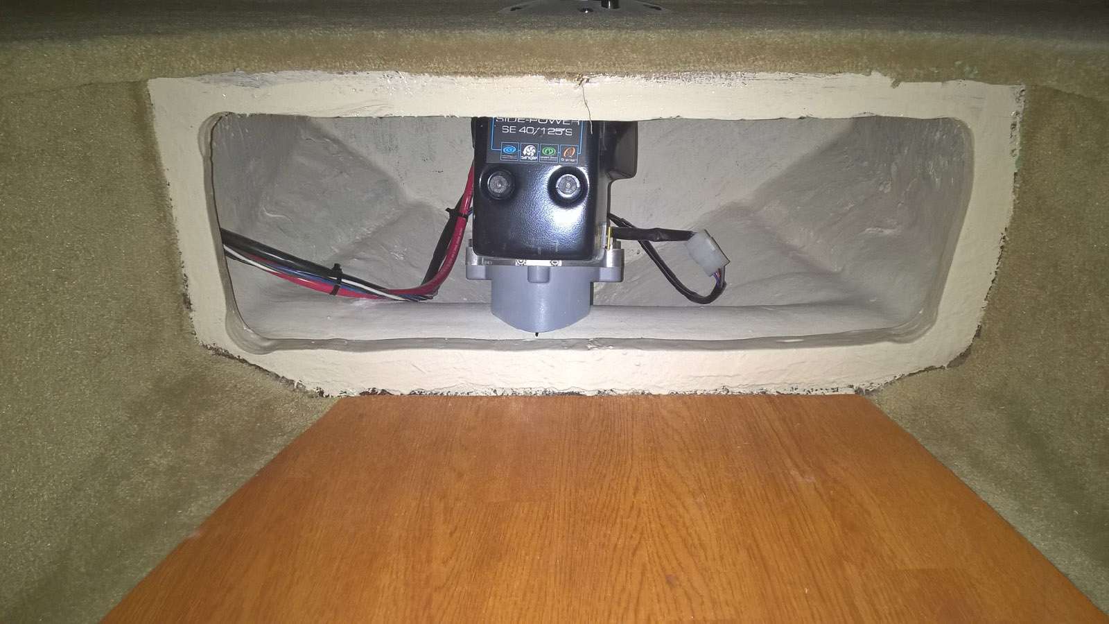installation et réparation propulseur d'étrave